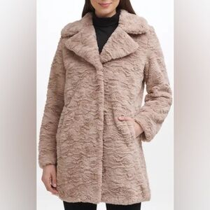 Kenneth Cole Size Medium Notch Collar Mauve Pink Faux Fur Coat